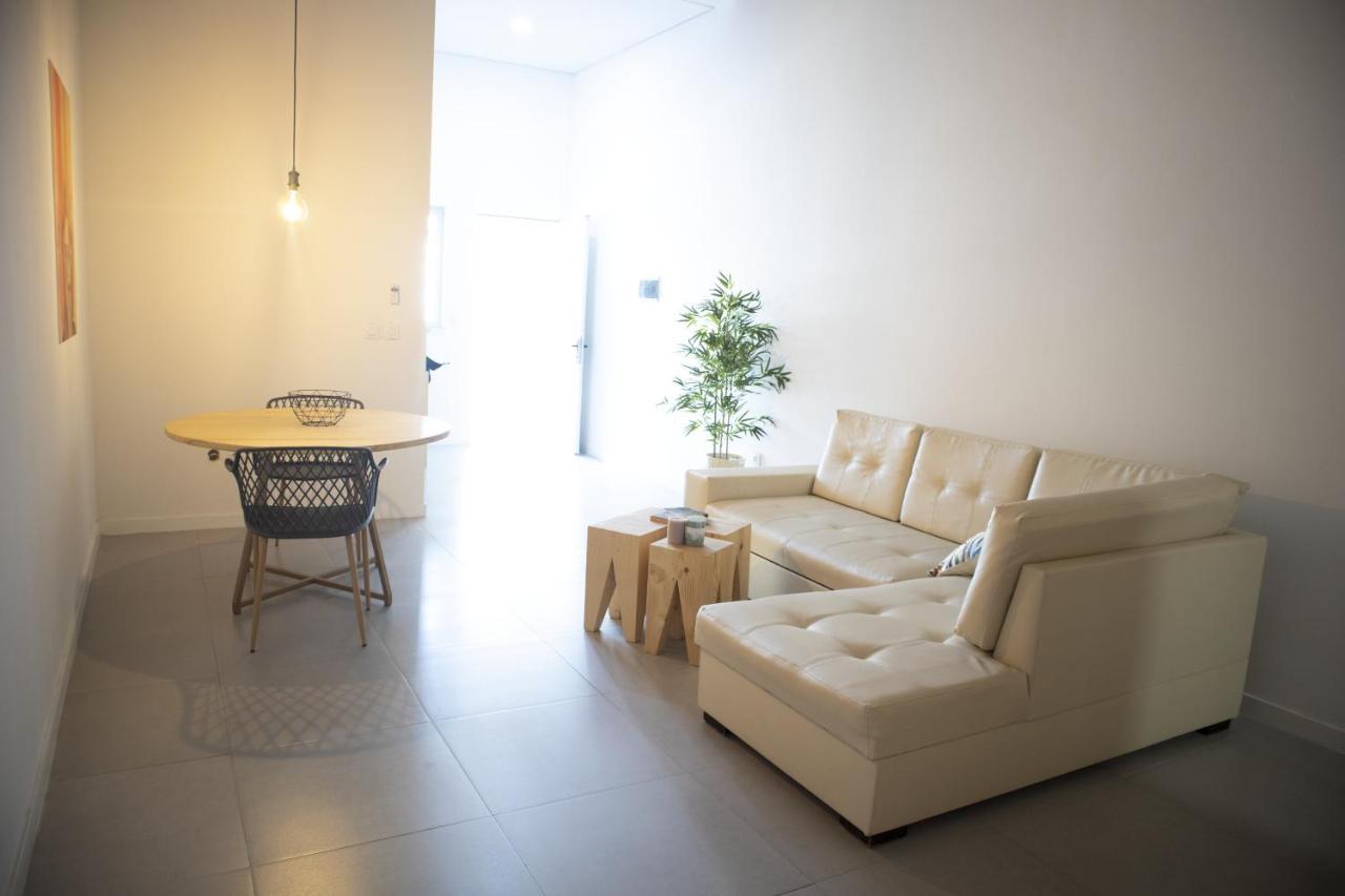 Apartamento encantador com pequeno pátio escondido Espargos Esterno foto
