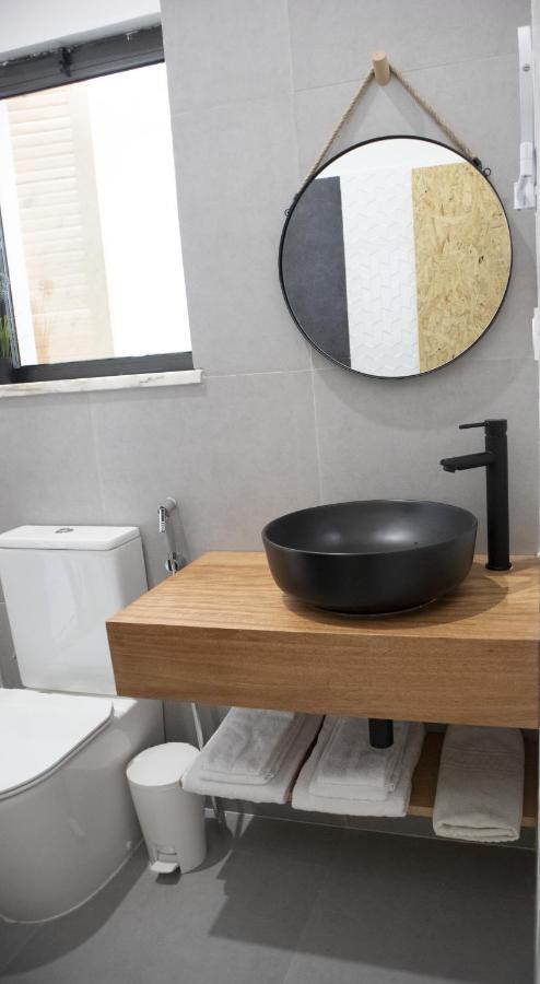 Apartamento encantador com pequeno pátio escondido Espargos Esterno foto