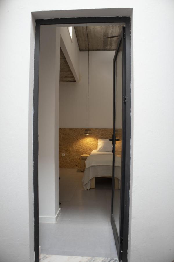 Apartamento encantador com pequeno pátio escondido Espargos Esterno foto