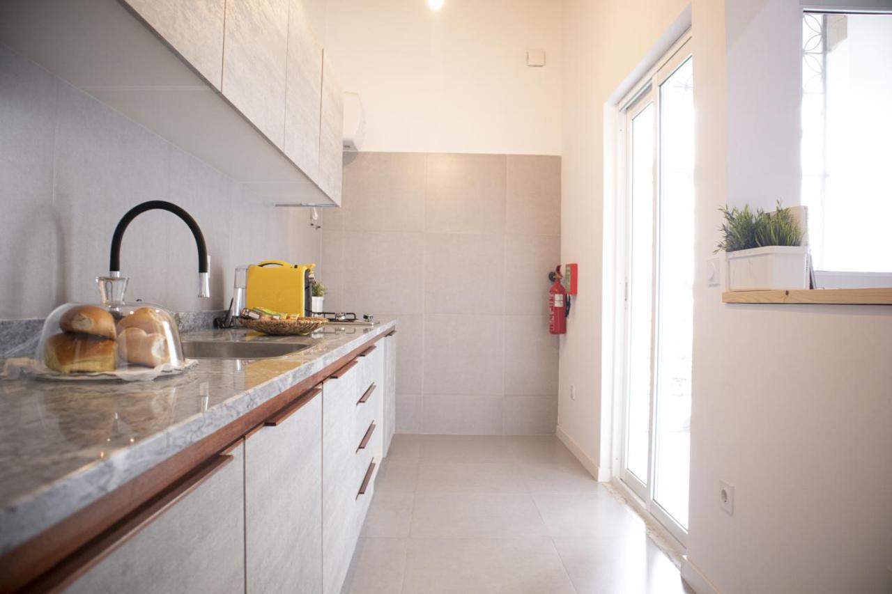 Apartamento encantador com pequeno pátio escondido Espargos Esterno foto
